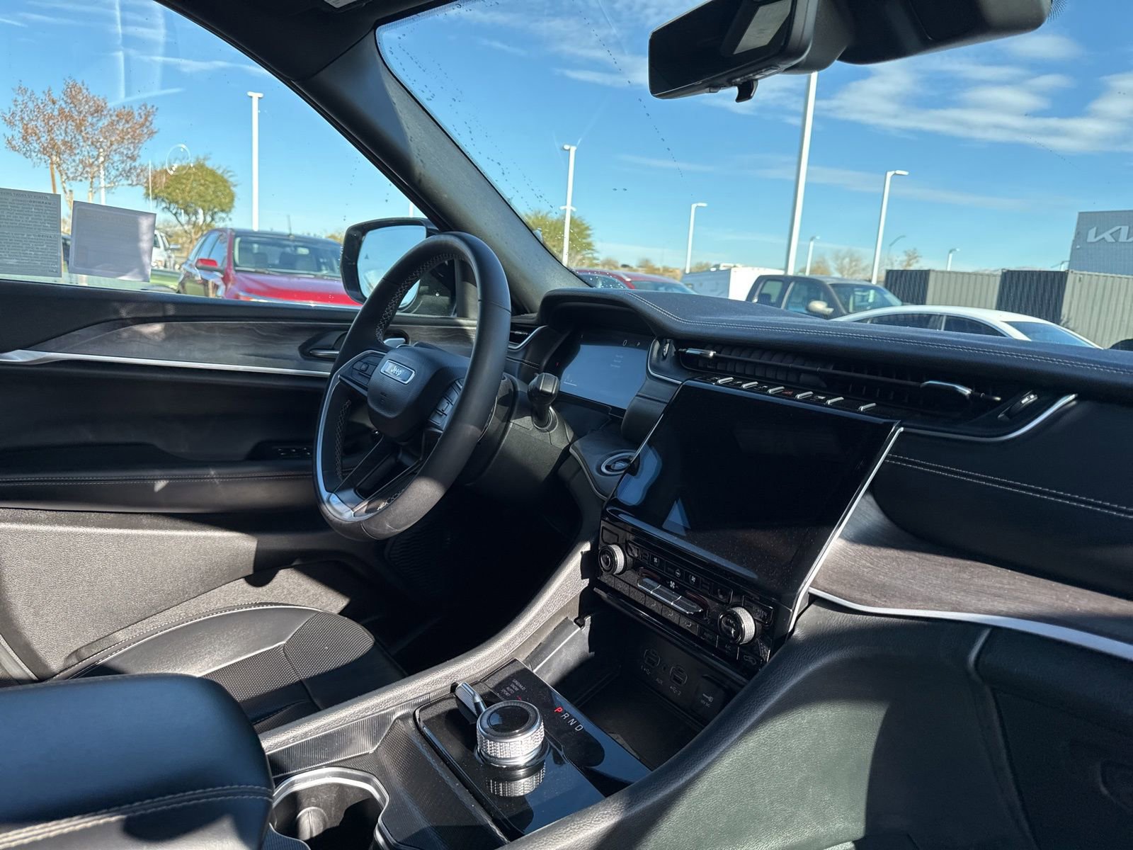 Used 2024 Jeep Grand Cherokee L Limited w/ Luxury Tech Group II image 25