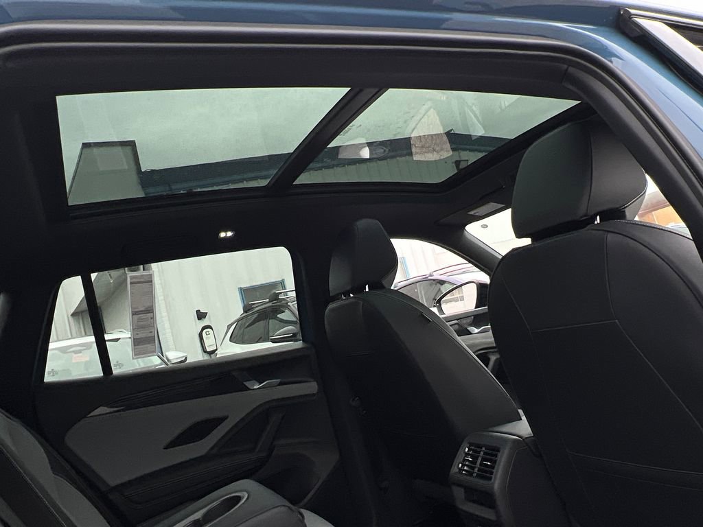 New 2026 Volkswagen Tiguan SE R-Line image 13