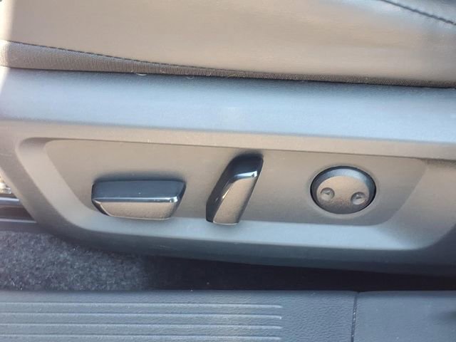 Used 2024 Nissan Rogue SV w/ SV Premium Package image 18