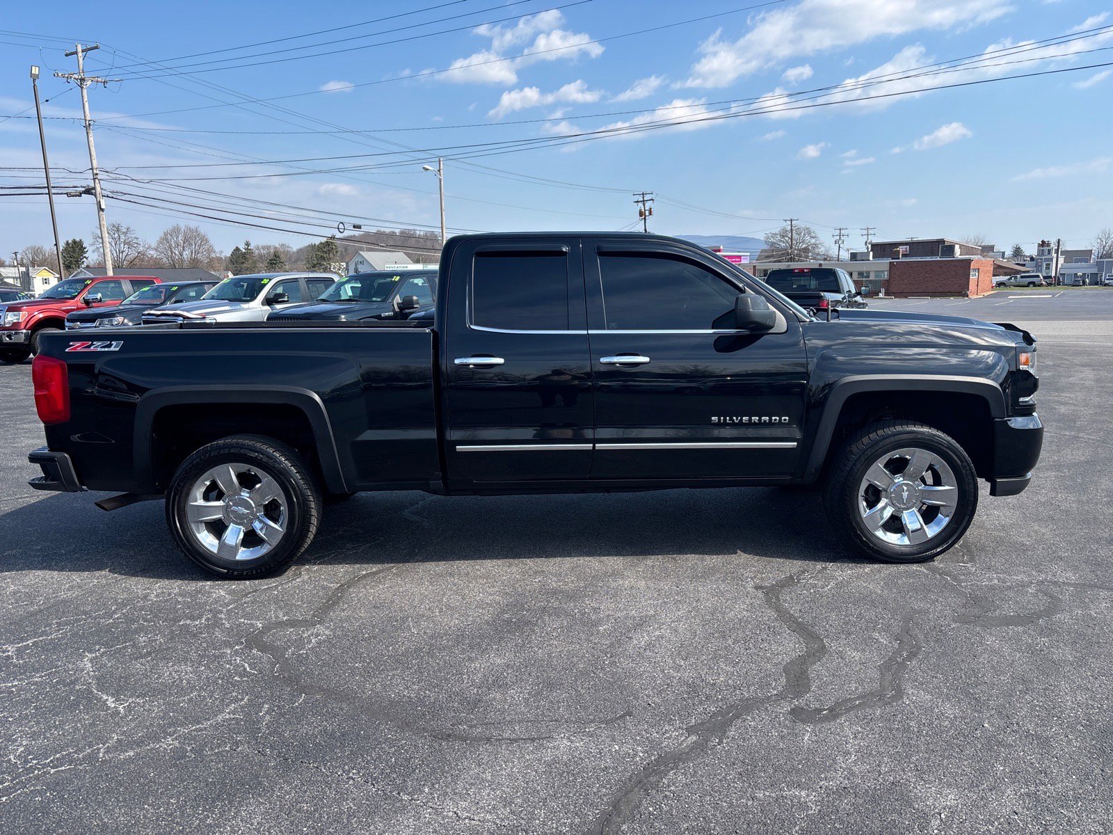 Used 2017 Chevrolet Silverado 1500 LTZ Z71 w/ LTZ Plus Package image 8