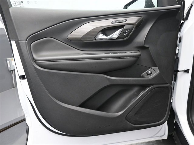 Used 2023 GMC Terrain SLT w/ LPO, Floor Liner Package image 12