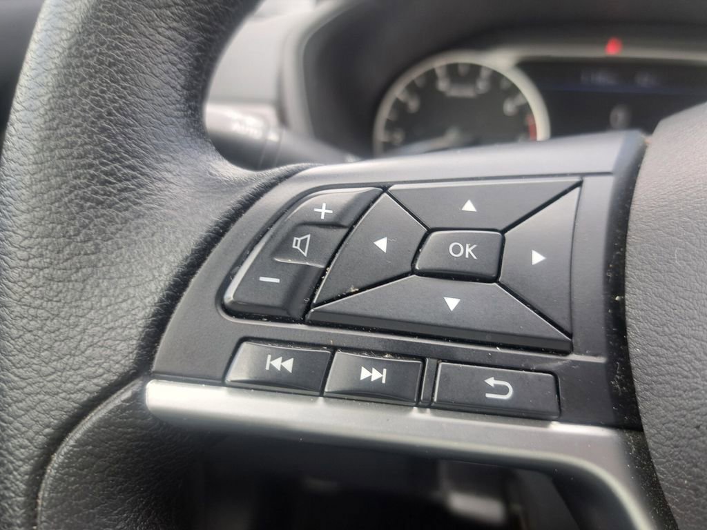 Used 2025 Nissan Altima 2.5 SV image 14