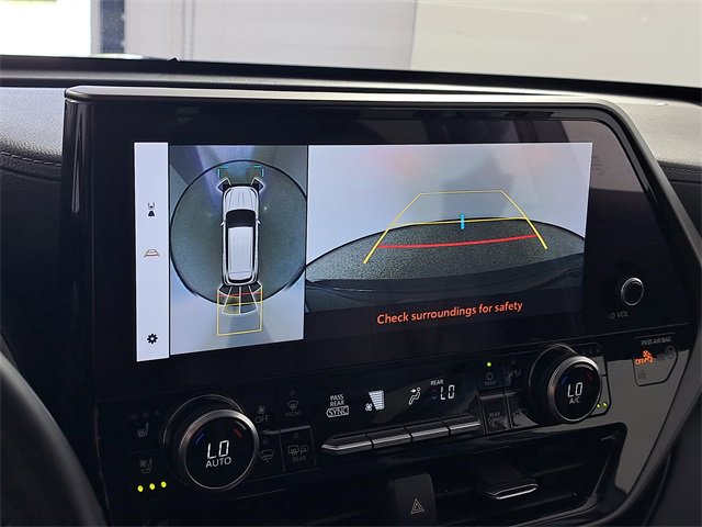 Used 2024 Toyota Highlander Limited image 30