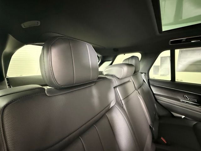 New 2025 Land Rover Range Rover SE image 27