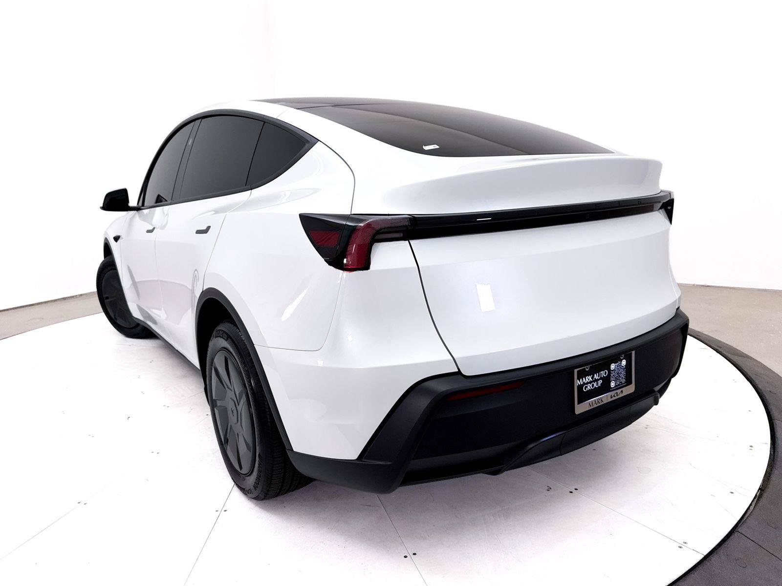 Used 2026 Tesla Model Y 2WD image 7