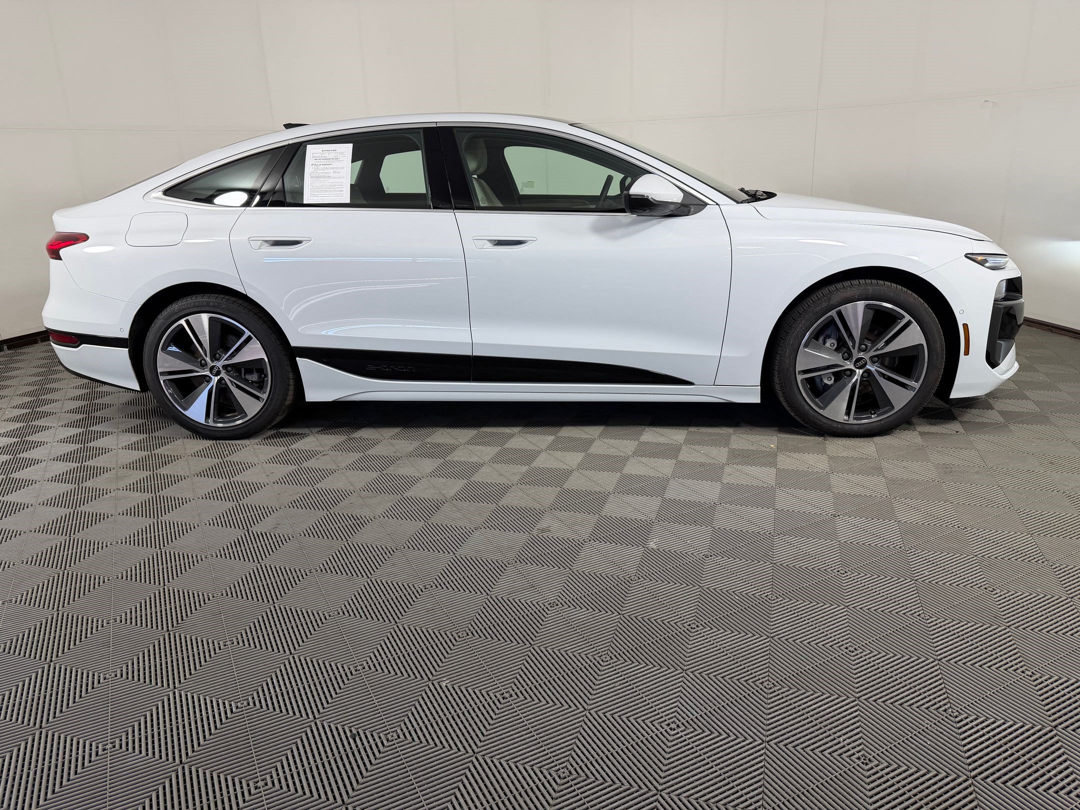 Used 2025 Audi A6 e-tron Premium w/ Convenience Package RWD image 8