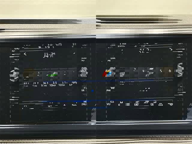 Certified 2023 Volkswagen Taos SE image 11