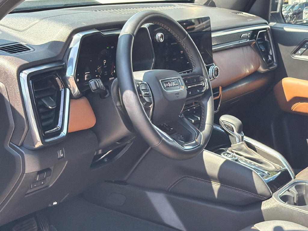 Used 2024 GMC Canyon AT4 w/ AT4 Premium Package AWD/4WD image 16