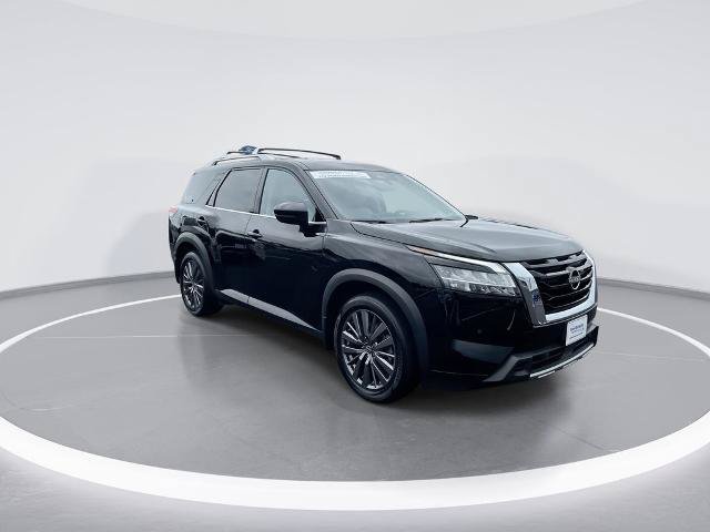Certified 2023 Nissan Pathfinder SL w/ SL Premium Package AWD/4WD image 2