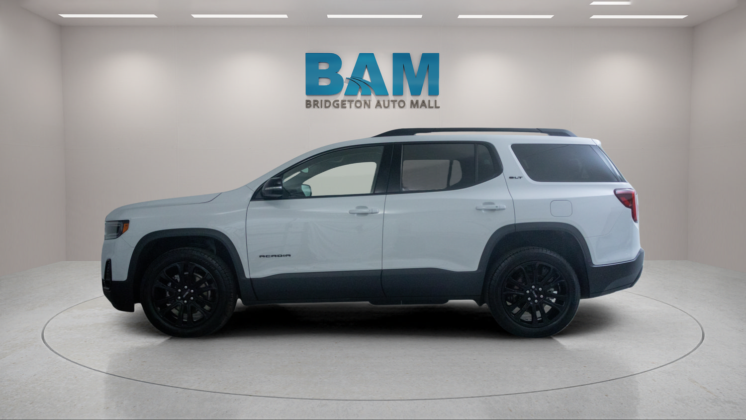 Used 2023 GMC Acadia SLT w/ Elevation Edition FWD image 4