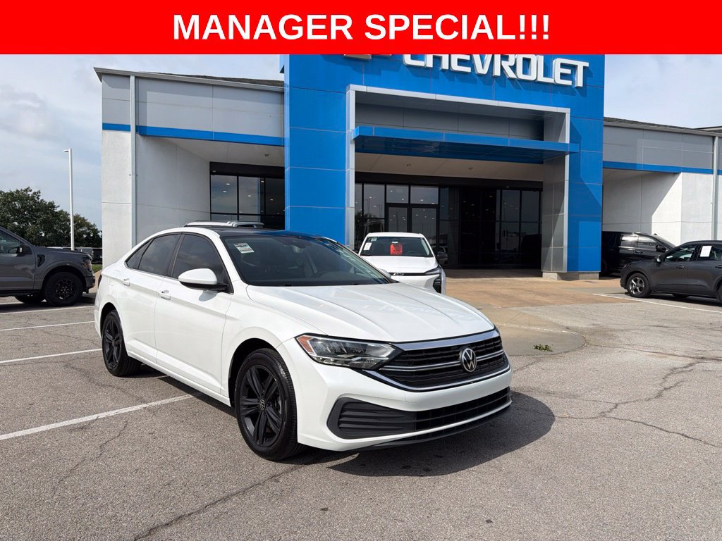 Used 2023 Volkswagen Jetta SE FWD image 1