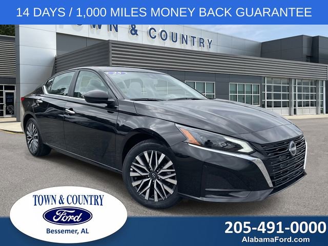 Used 2025 Nissan Altima 2.5 SV image 1