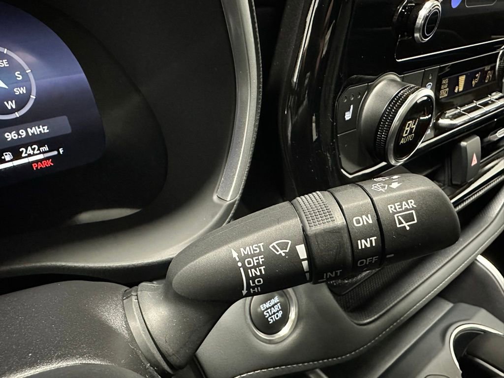 Used 2025 Toyota Highlander XSE image 22