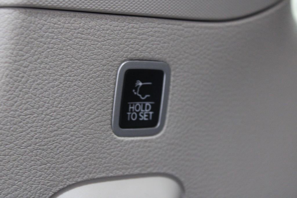 Used 2024 Jeep Wagoneer Series II image 16