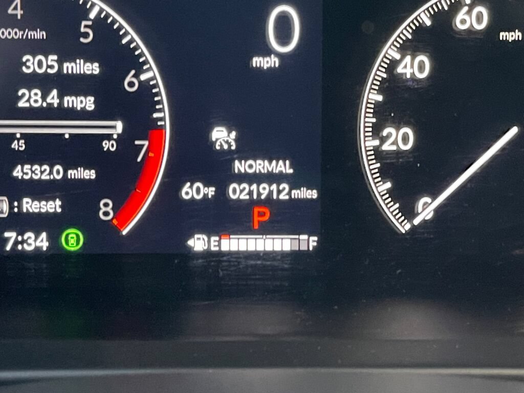 Certified 2025 Honda HR-V Sport image 3