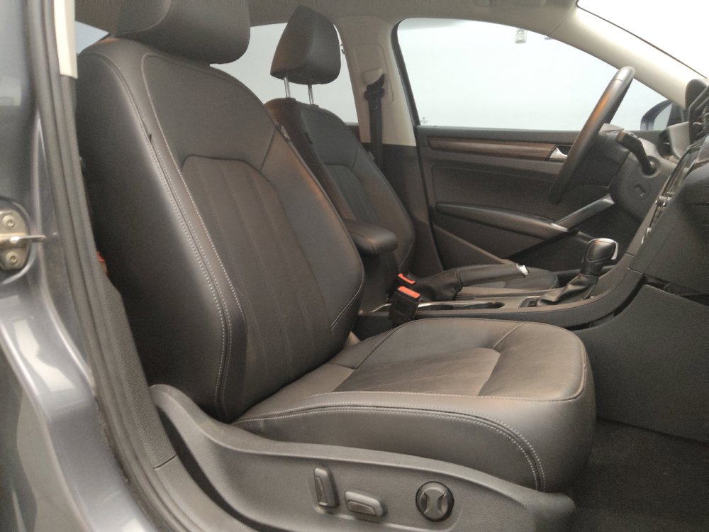 Used 2022 Volkswagen Passat 2.0T FWD image 21