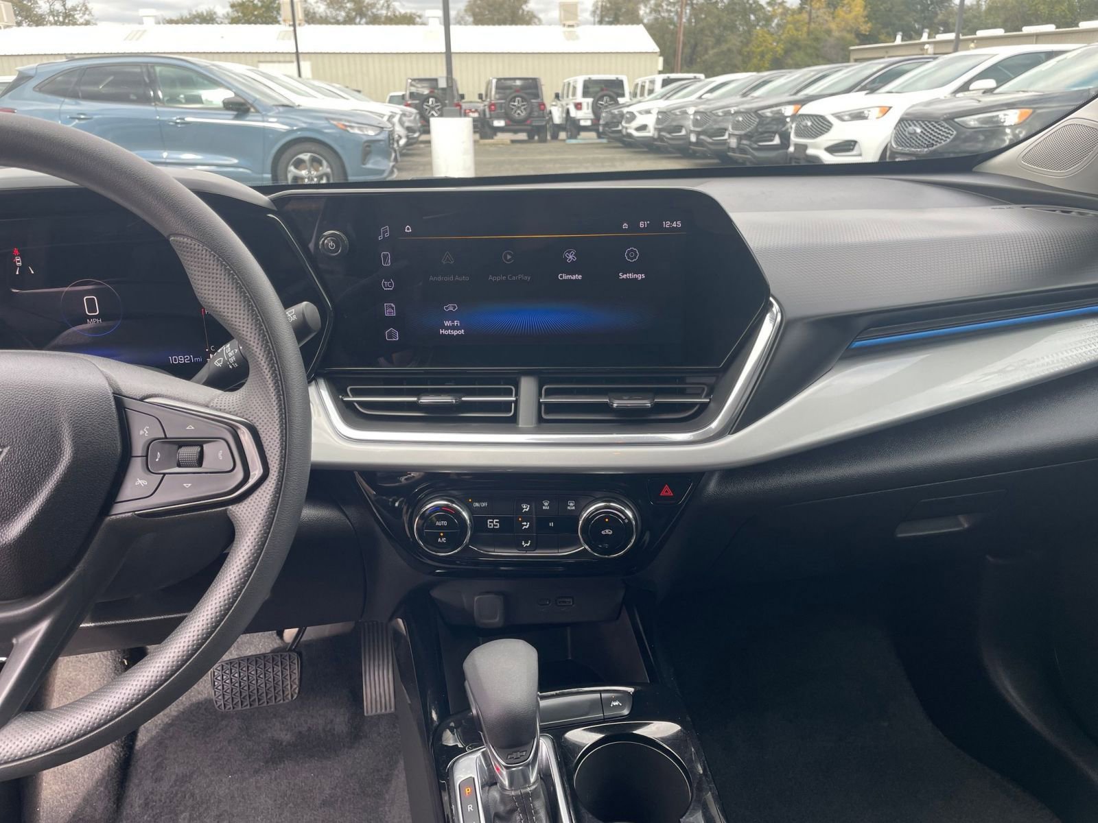 Used 2025 Chevrolet Trax LT image 18