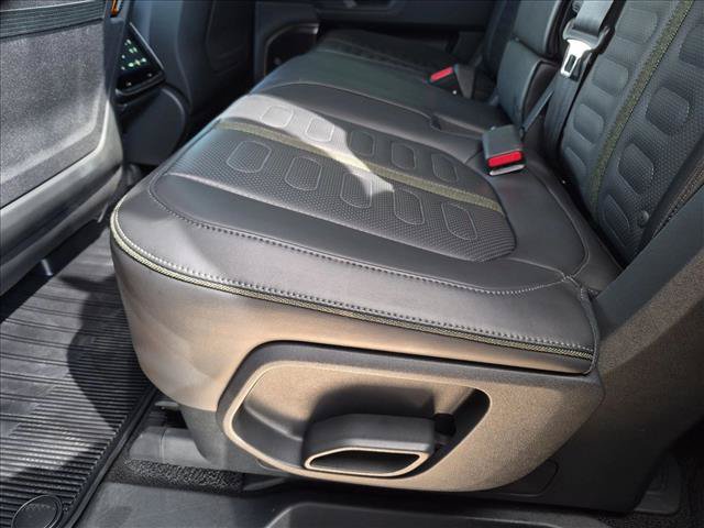 Used 2025 Rivian R1S Adventure Dual AWD/4WD image 19