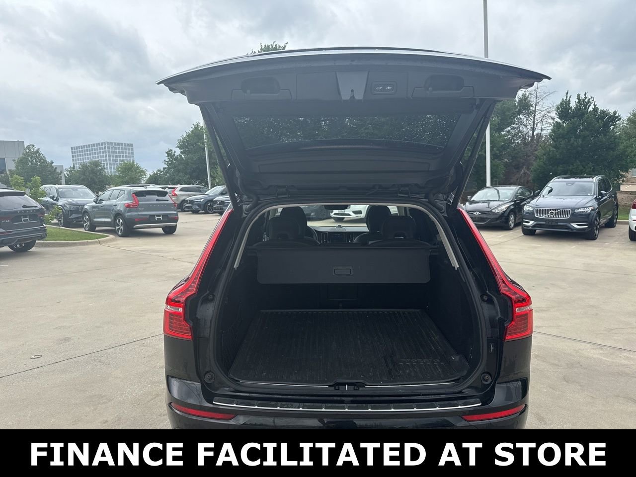 Certified 2023 Volvo XC60 B5 Ultimate image 7