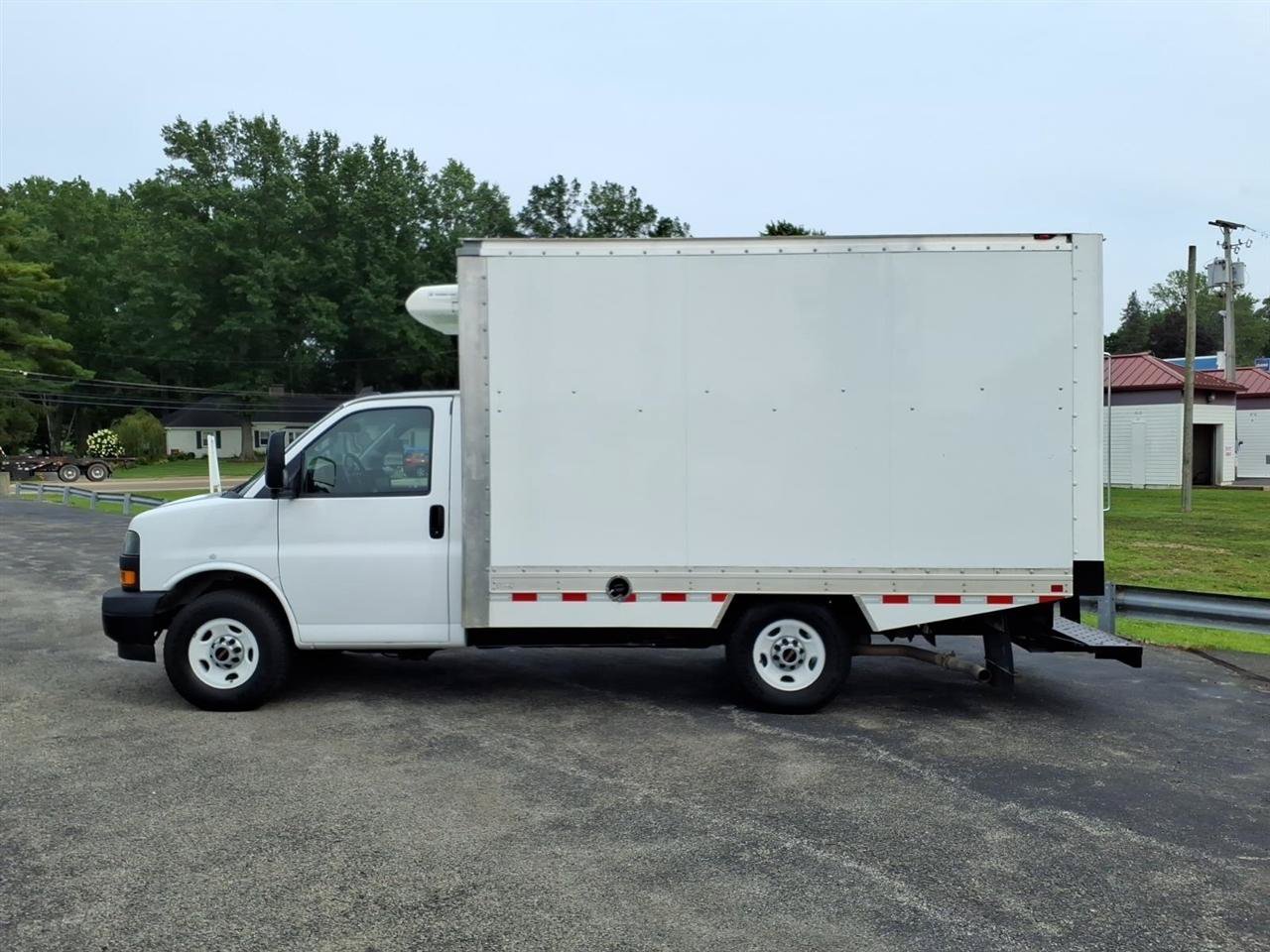 Used 2023 GMC Savana 3500 w/ Power Convenience Package RWD image 8