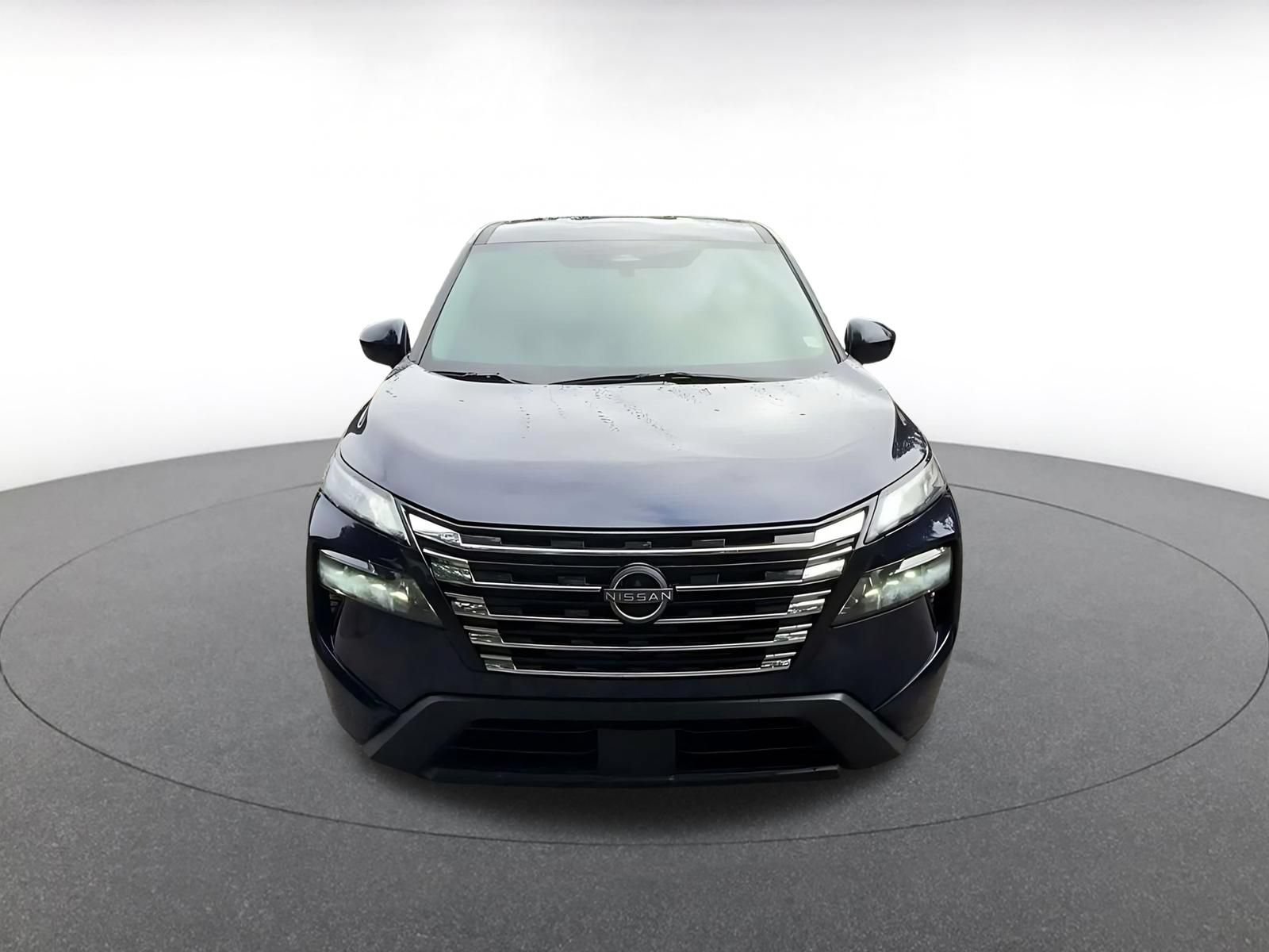 Used 2025 Nissan Rogue SV FWD image 3