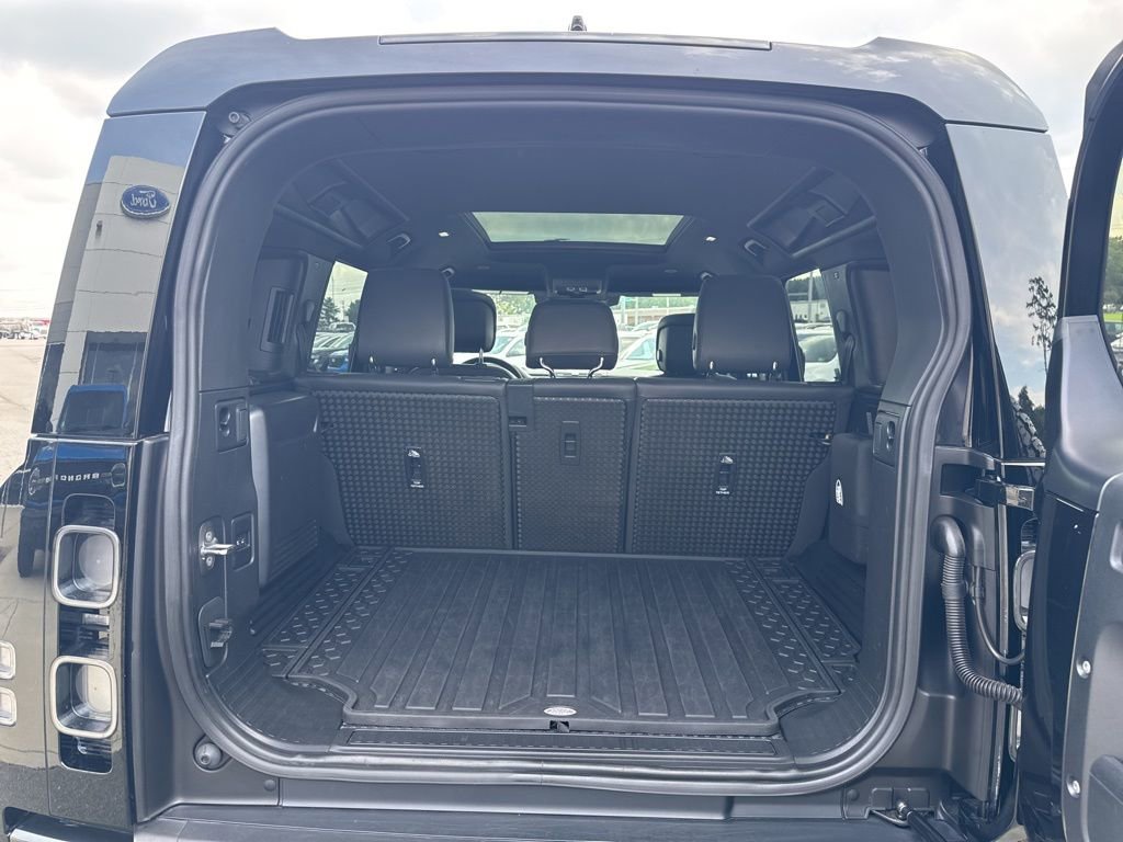 Used 2022 Land Rover Defender 110 V8 image 16