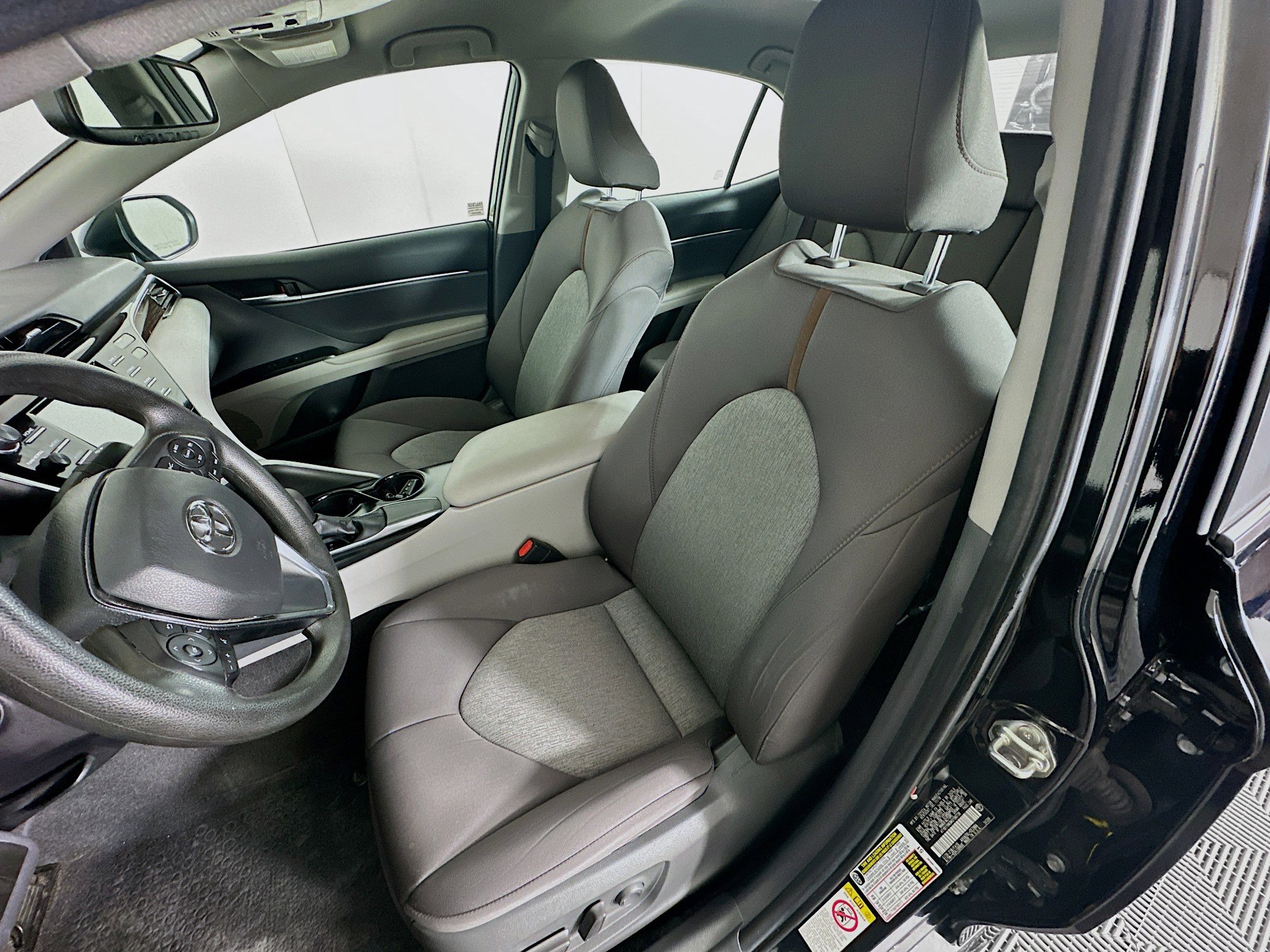 Used 2019 Toyota Camry LE w/ Convenience Package image 13