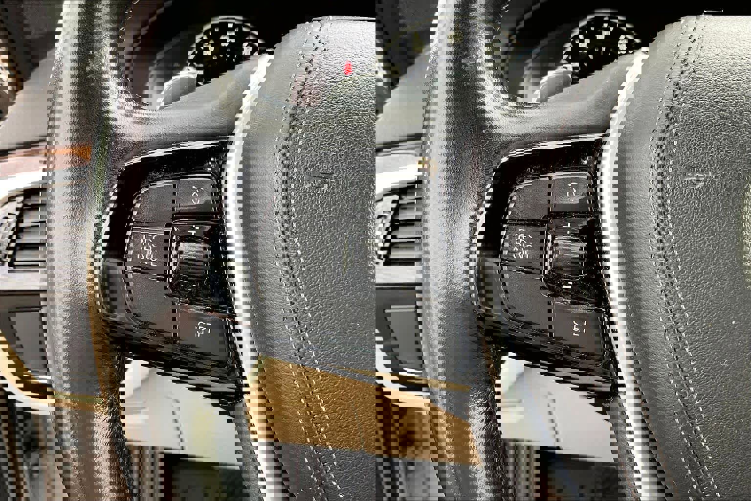 Used 2019 BMW 530i w/ Convenience Package image 19