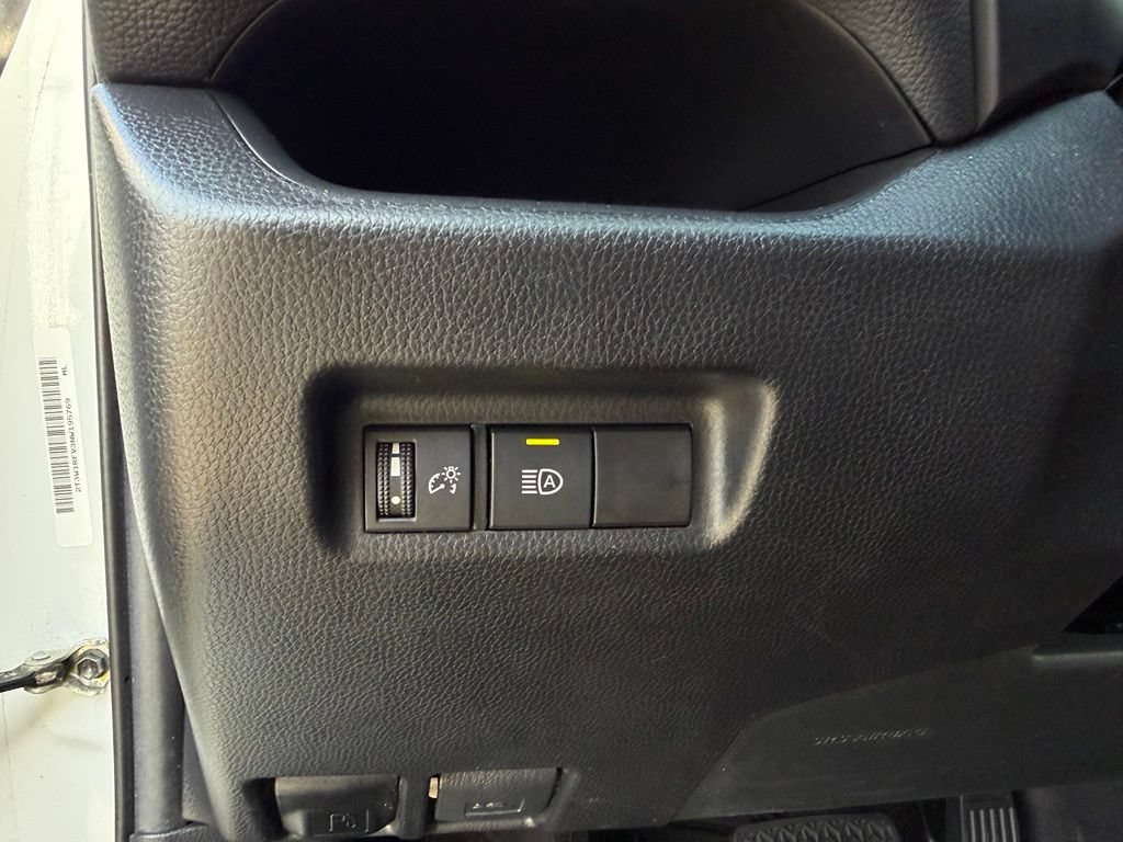 Used 2022 Toyota RAV4 XLE FWD image 15
