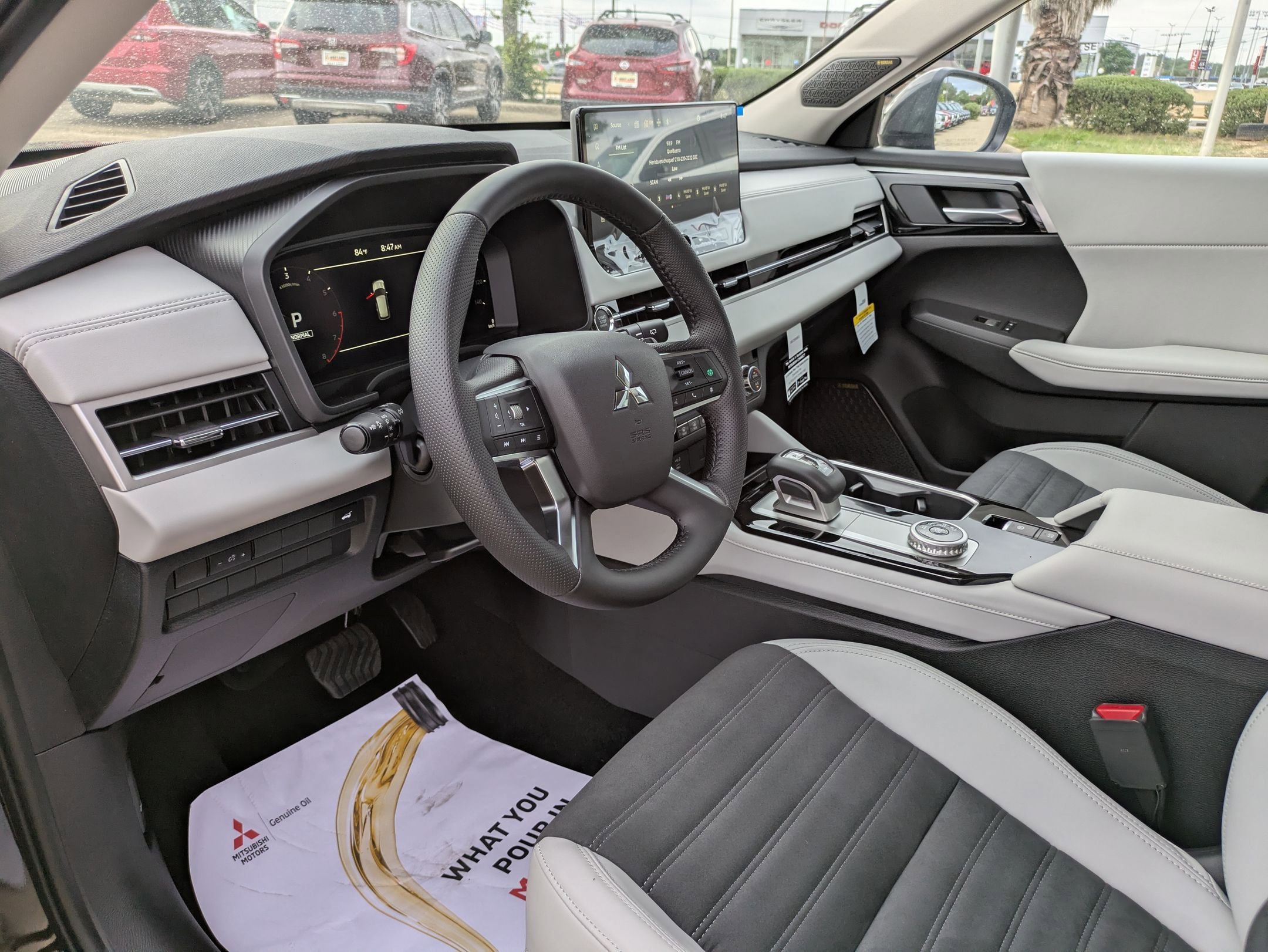 New 2025 Mitsubishi Outlander SE FWD image 9