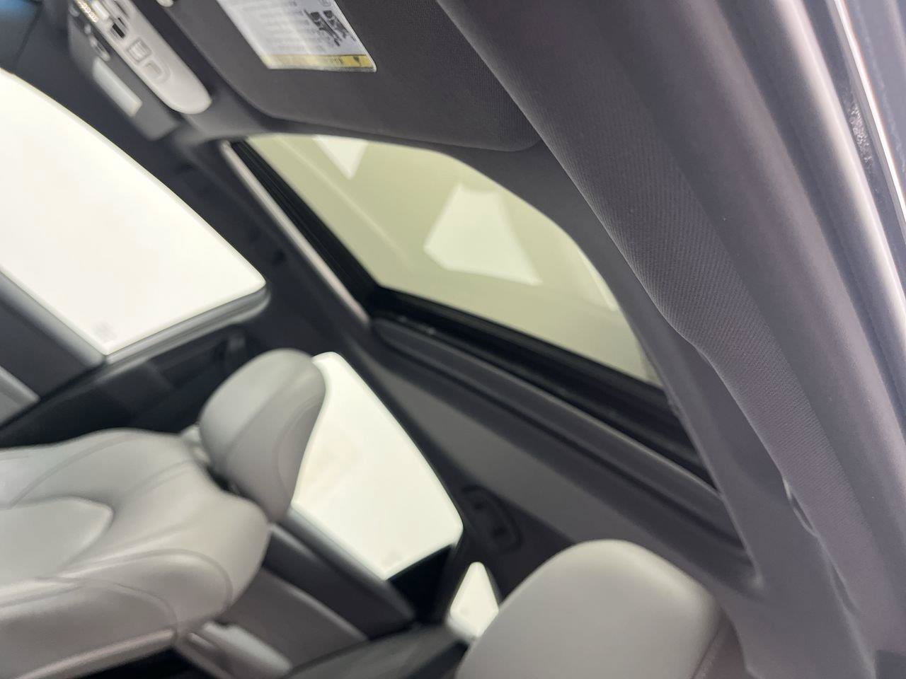 Used 2021 Toyota Avalon Limited w/ Advanced Safety Package FWD image 7