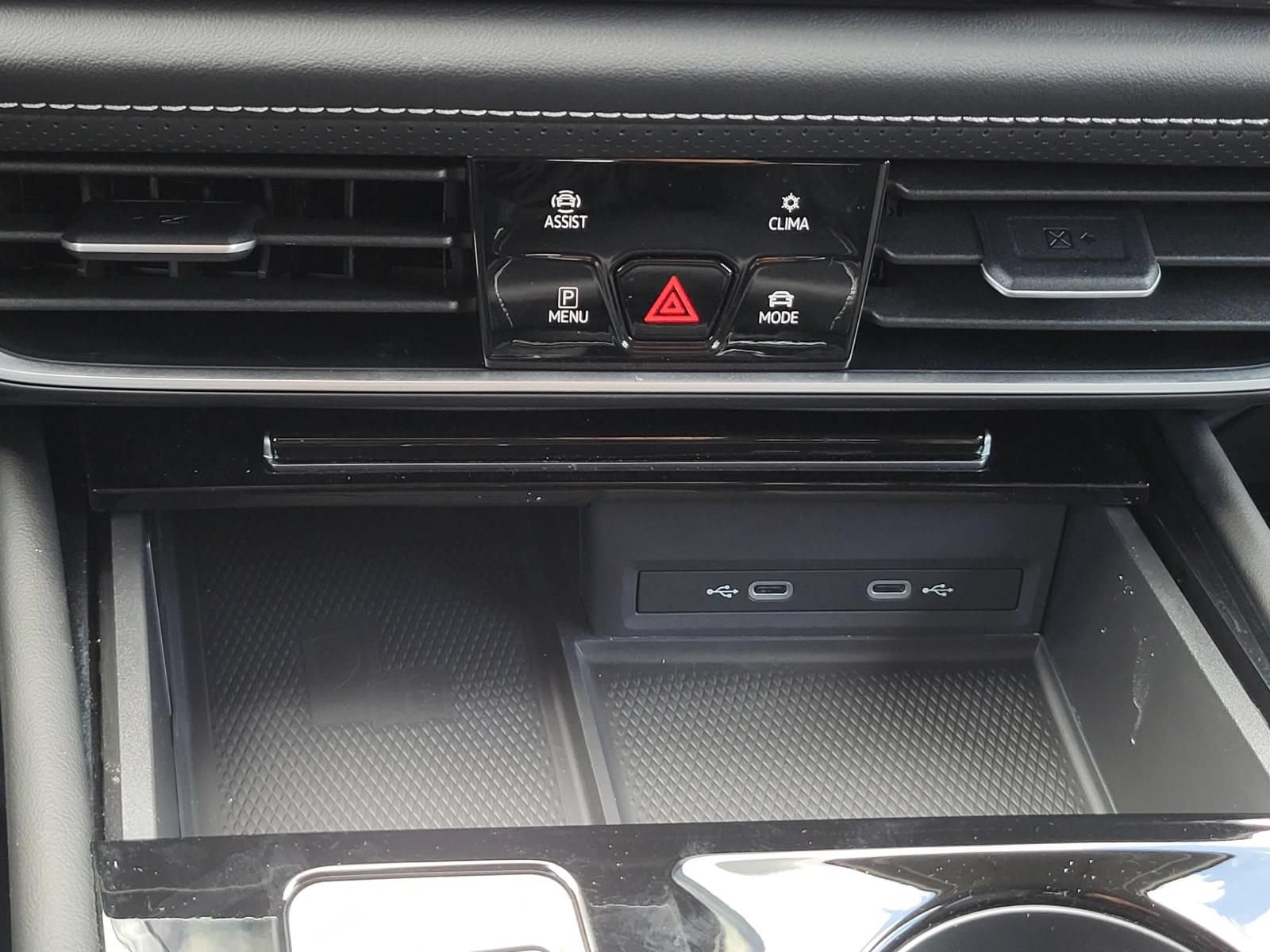 Used 2024 Volkswagen Atlas SE FWD image 27