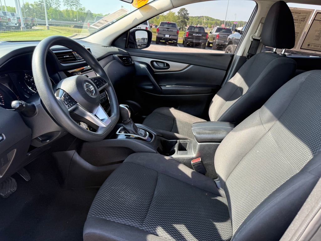 Used 2021 Nissan Rogue Sport S image 18