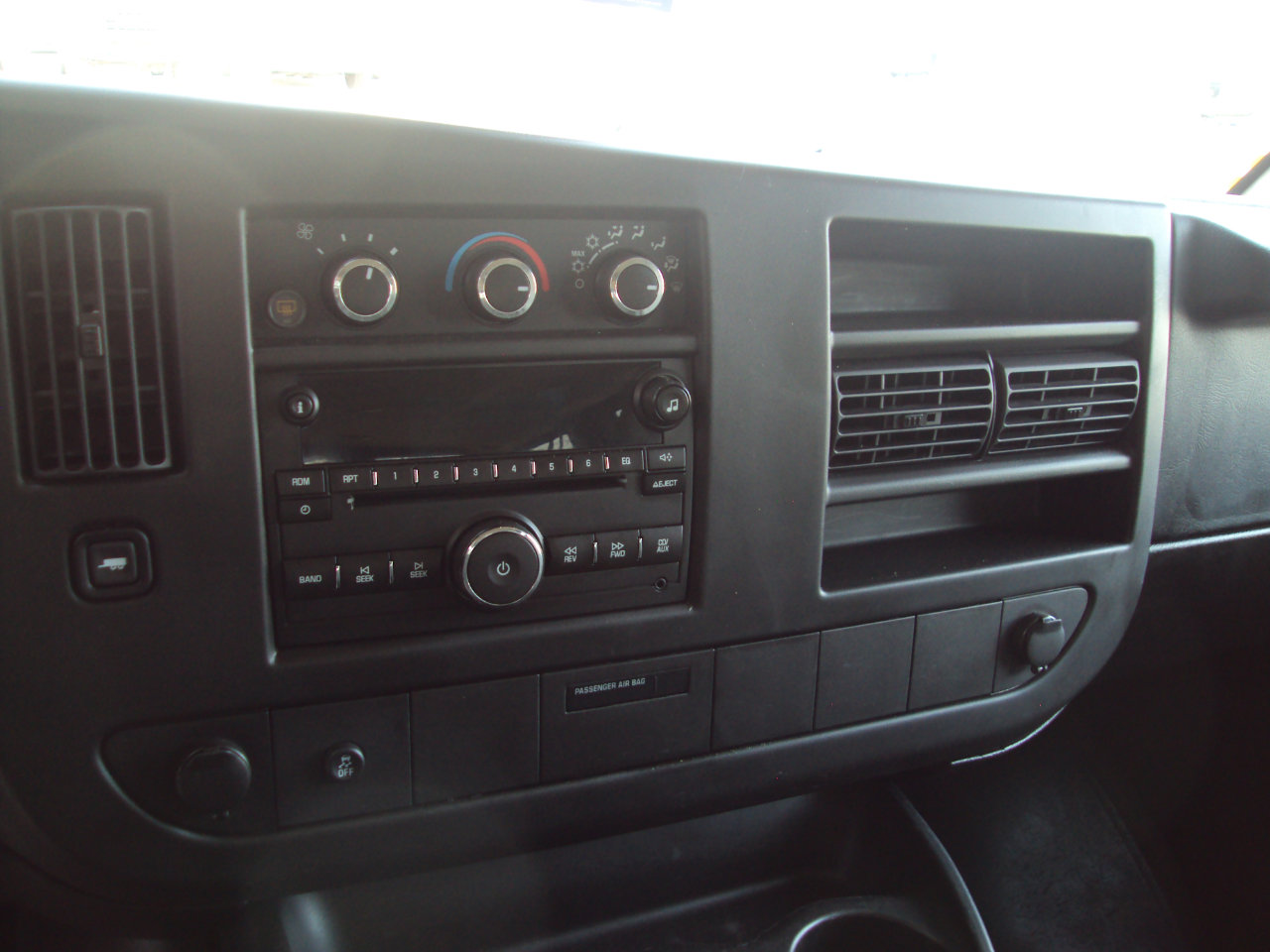 Used 2014 Chevrolet Express 1500 LT w/ LT Preferred Equipment Group AWD/4WD image 20