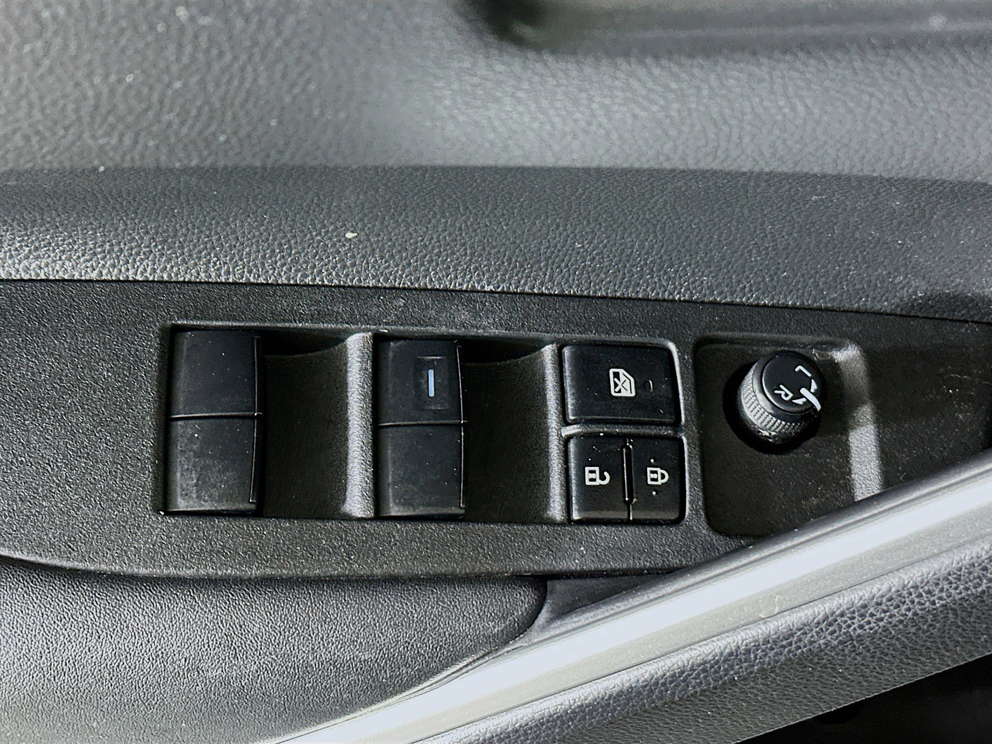 Used 2023 Toyota Corolla Cross LE image 14