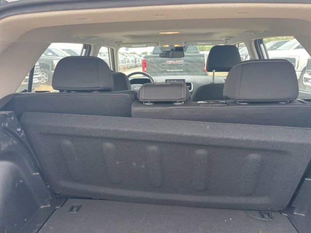 Used 2025 Hyundai Venue SEL FWD image 14
