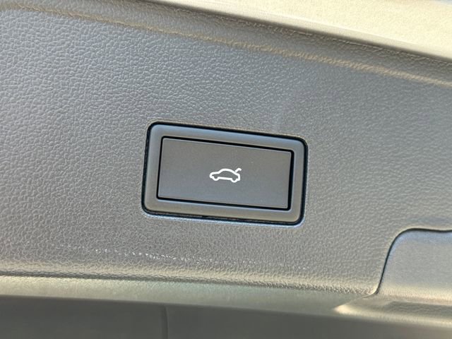 New 2026 Volkswagen Atlas Cross Sport SEL R-Line image 15