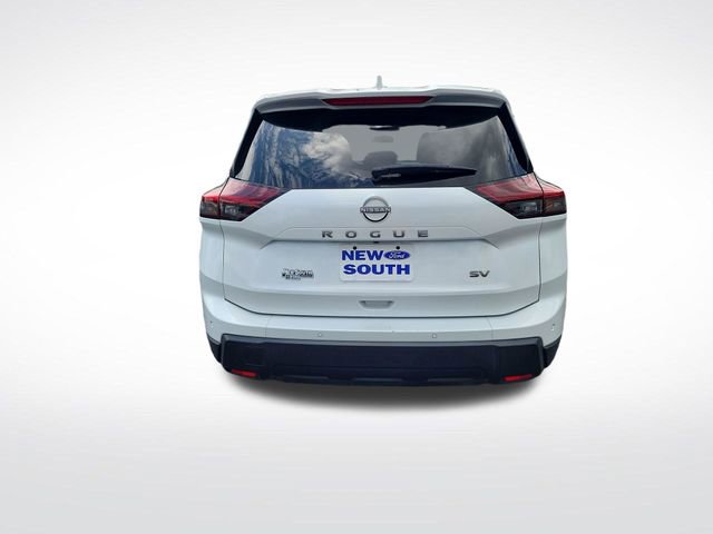Used 2024 Nissan Rogue SV image 4