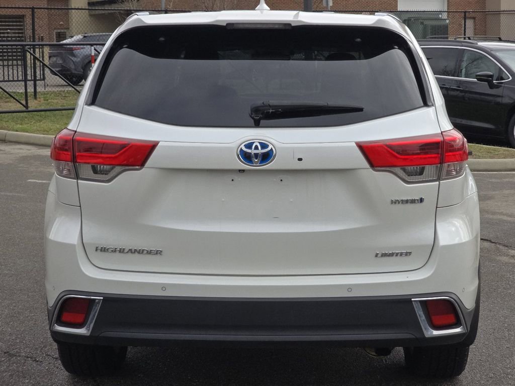 Used 2017 Toyota Highlander Limited image 16