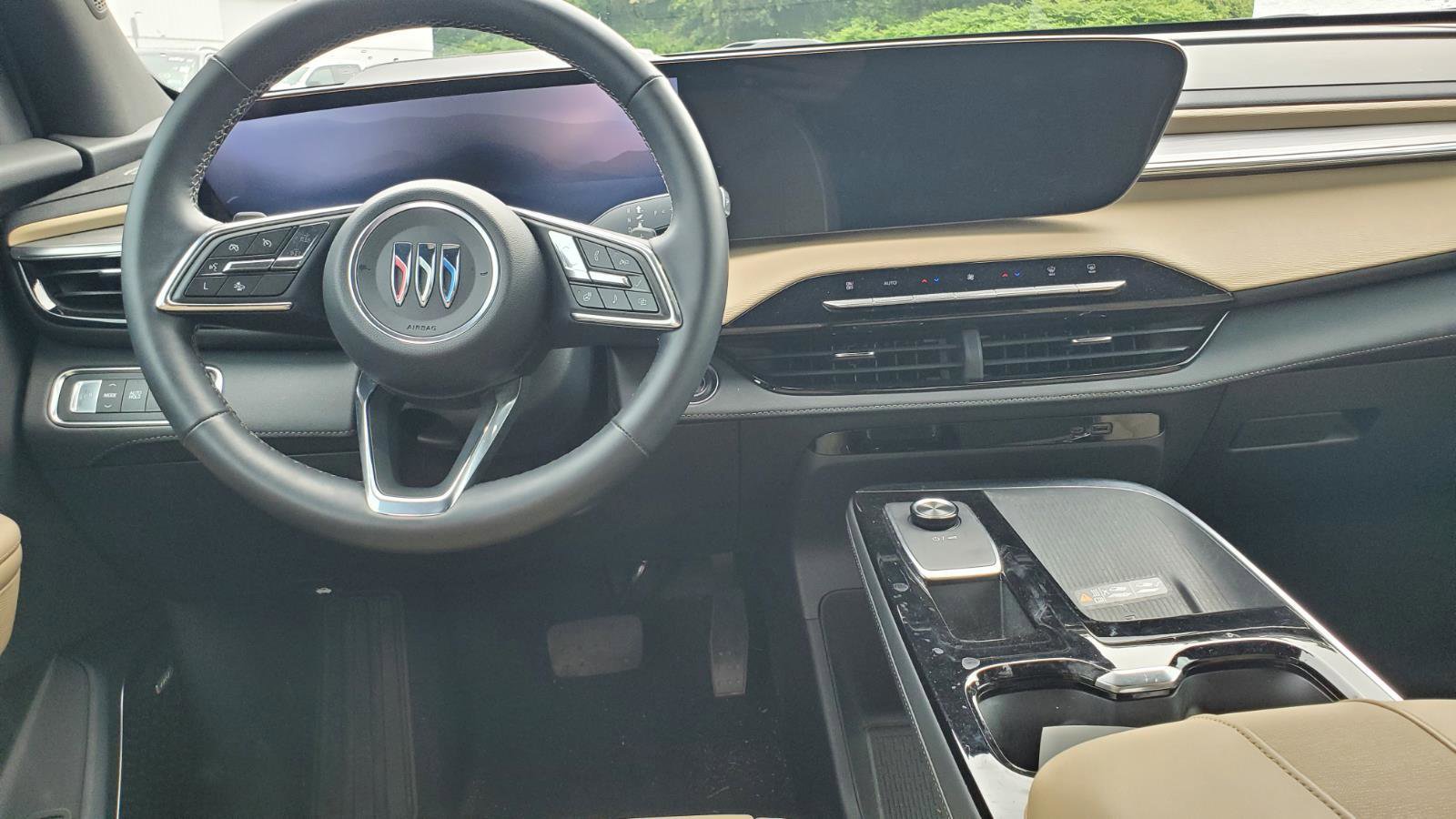 Used 2025 Buick Enclave Preferred w/ Power Package FWD image 8