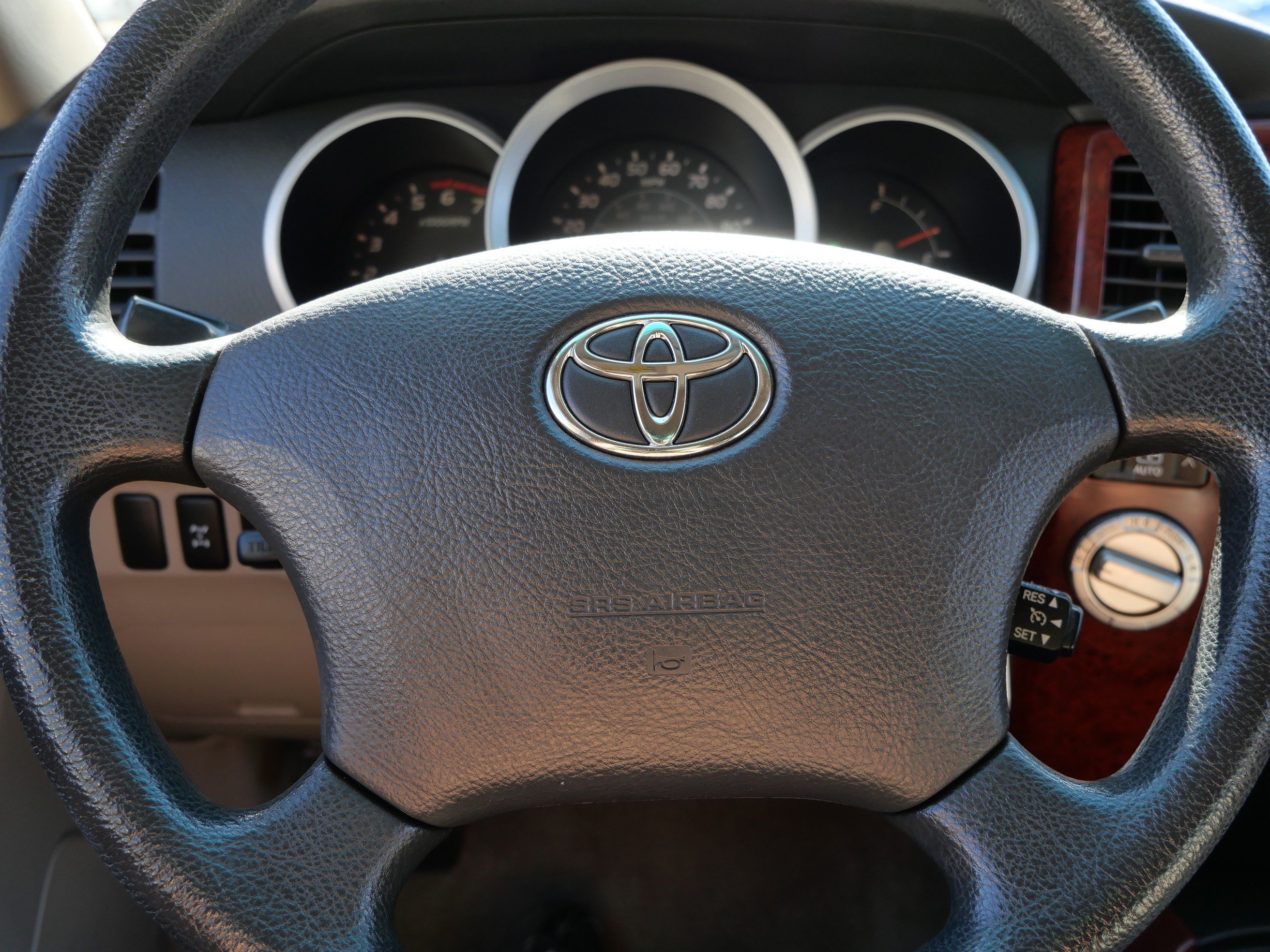 Used 2007 Toyota 4Runner SR5 AWD/4WD image 25