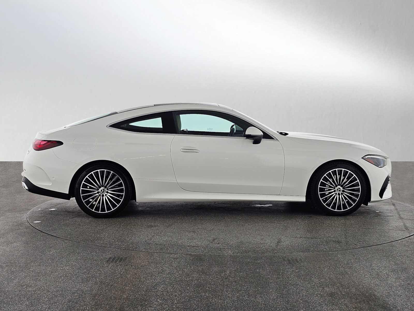 Used 2024 Mercedes-Benz CLE 300 4MATIC Coupe image 2