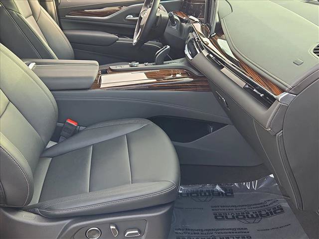 Used 2024 Cadillac Escalade Luxury RWD image 21