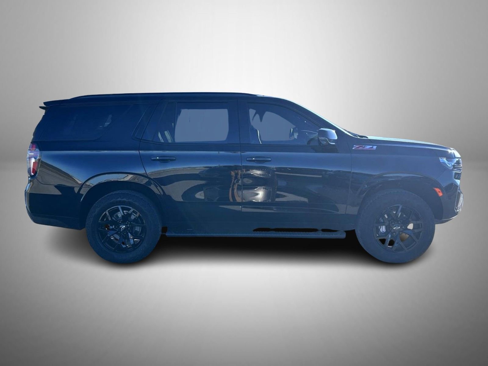 Used 2024 Chevrolet Tahoe Z71 w/ Luxury Package image 4