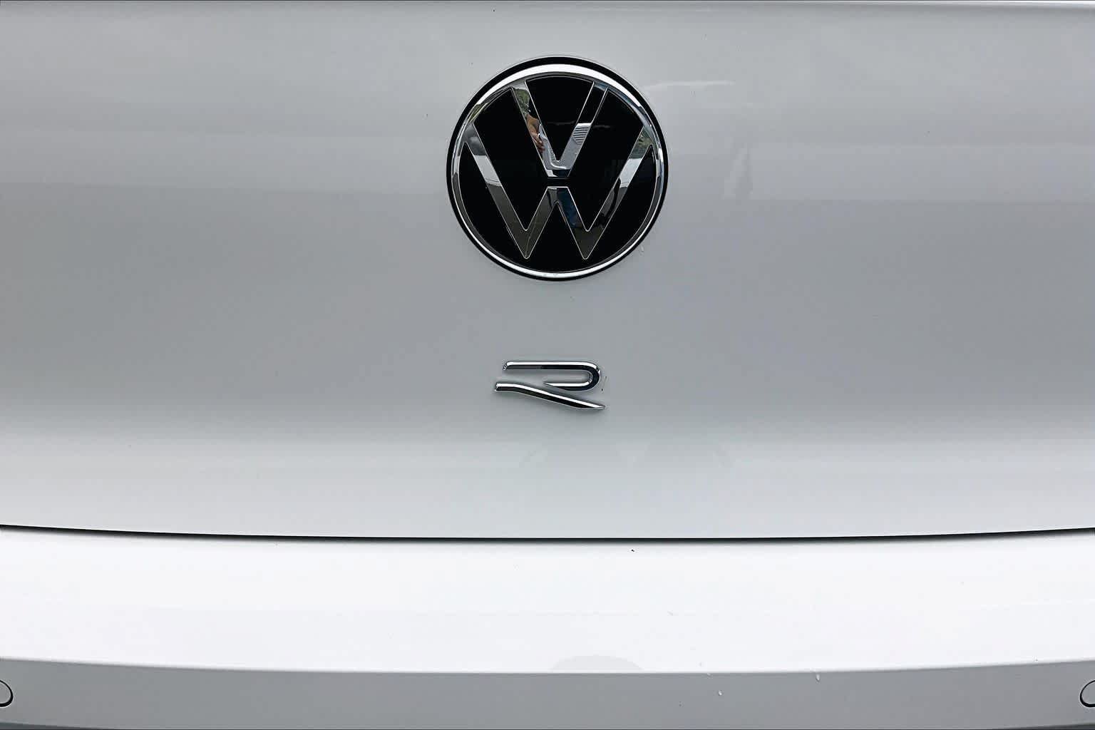 Used 2025 Volkswagen Golf w/ Euro Style Package AWD/4WD image 31
