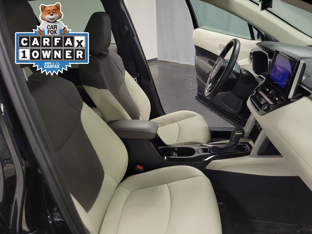 Used 2024 Toyota Corolla Cross XLE image 24