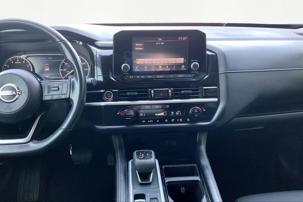 Used 2022 Nissan Pathfinder SV image 9