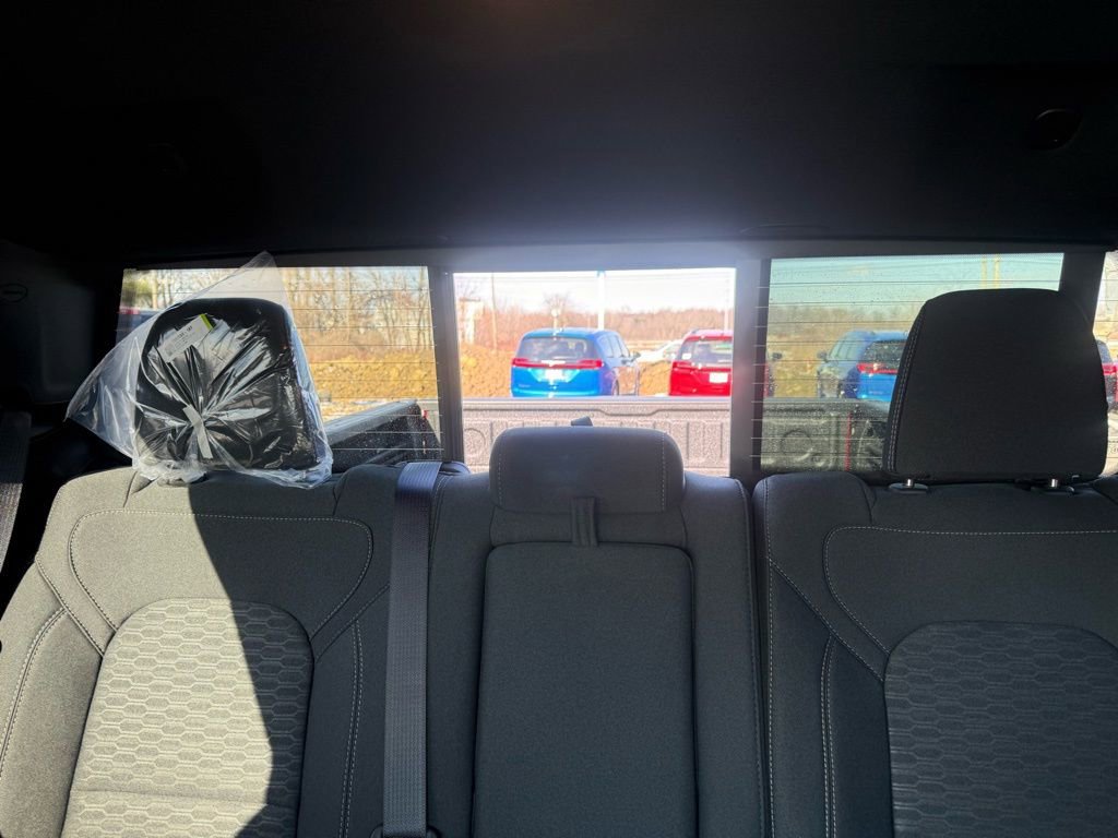 New 2026 RAM 1500 4x4 Crew Cab image 33