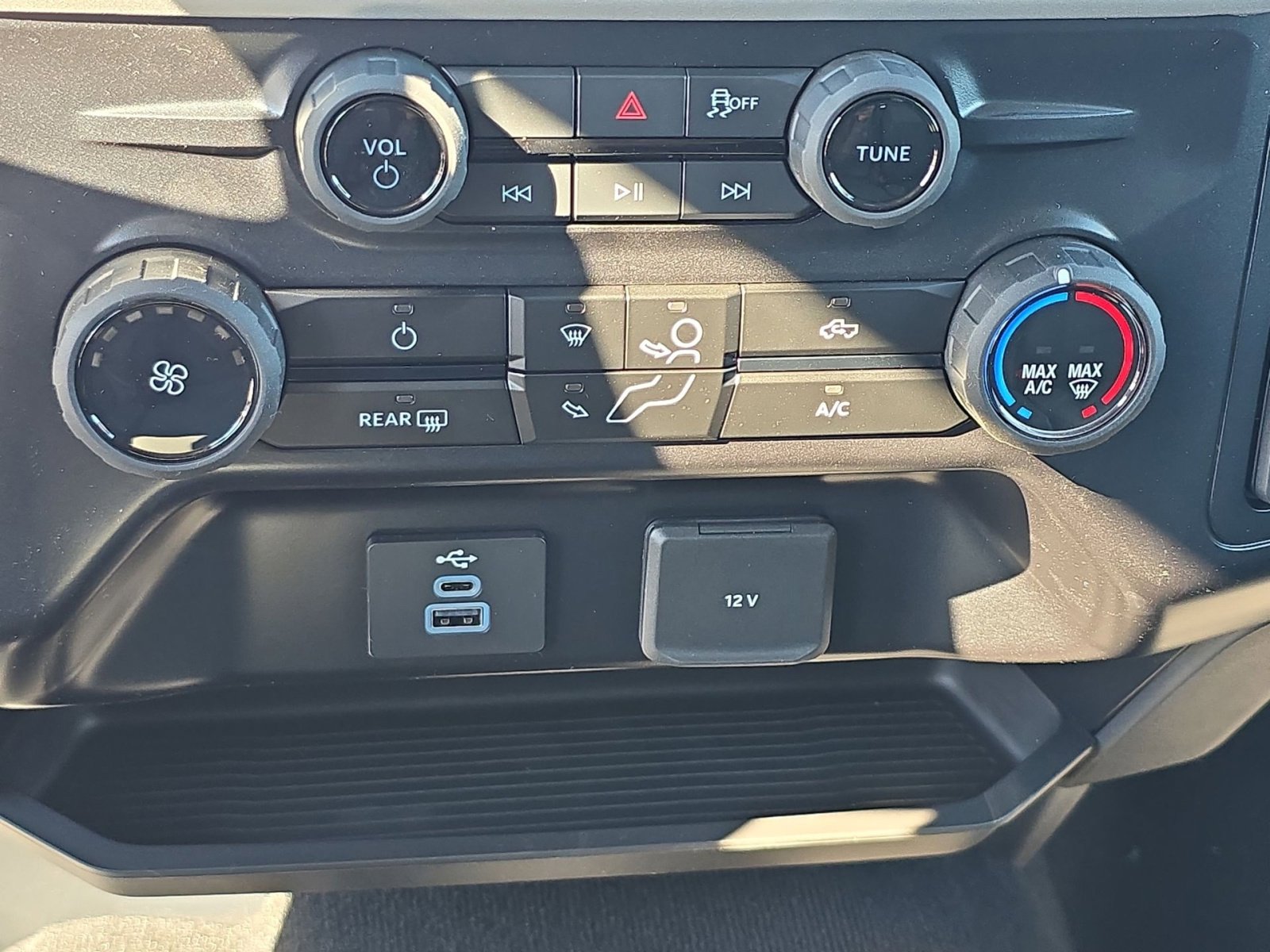 New 2026 Ford F250 XLT w/ FX4 Off-Road Package image 25