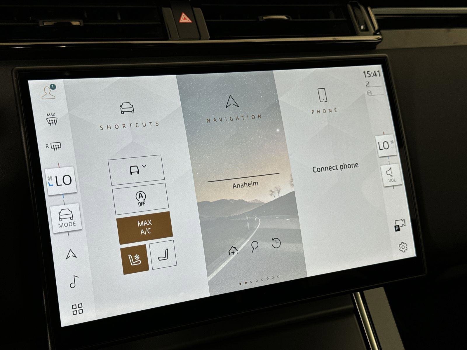 Certified 2025 Land Rover Range Rover Velar Dynamic SE image 15